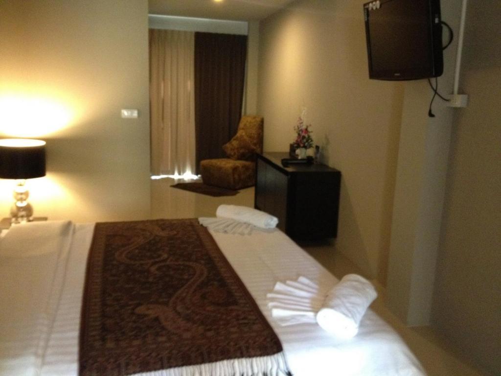 Green Residence Hotel Bang Rak Beach  Exterior foto