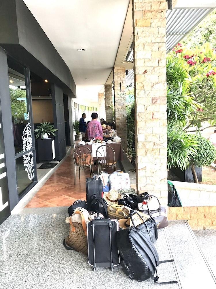 Green Residence Hotel Bang Rak Beach  Exterior foto
