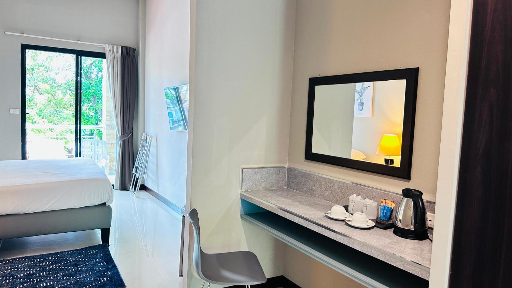 Green Residence Hotel Bang Rak Beach  Exterior foto