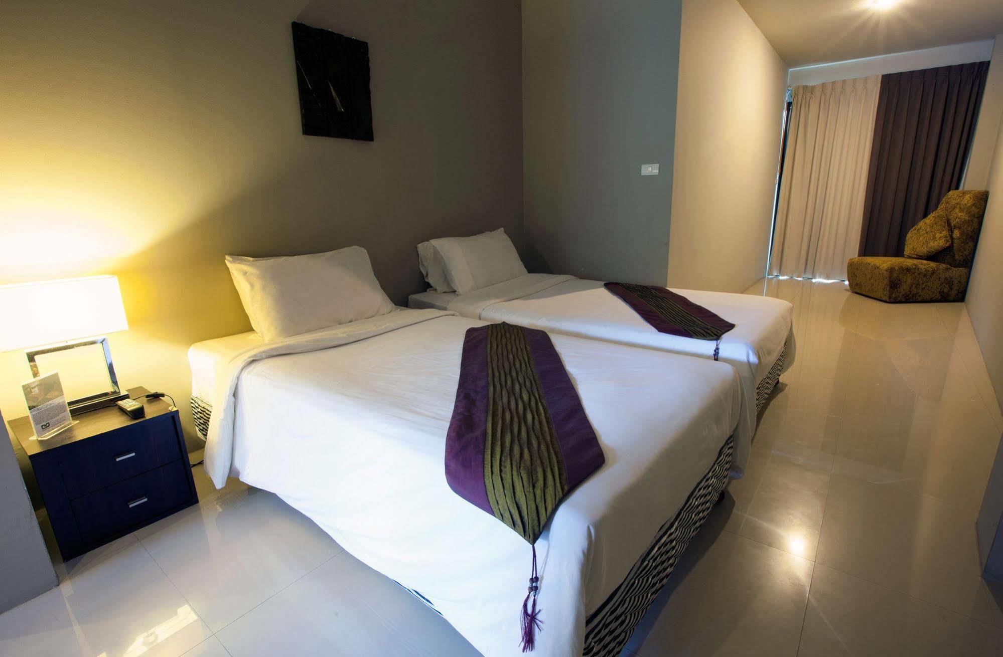 Green Residence Hotel Bang Rak Beach  Exterior foto